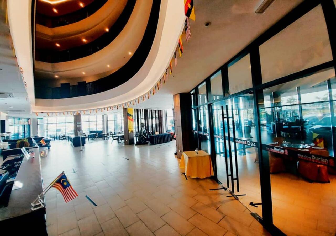 ร็อกซี โฮเต็ล เซเรียน Hotel Serian ภายนอก รูปภาพ