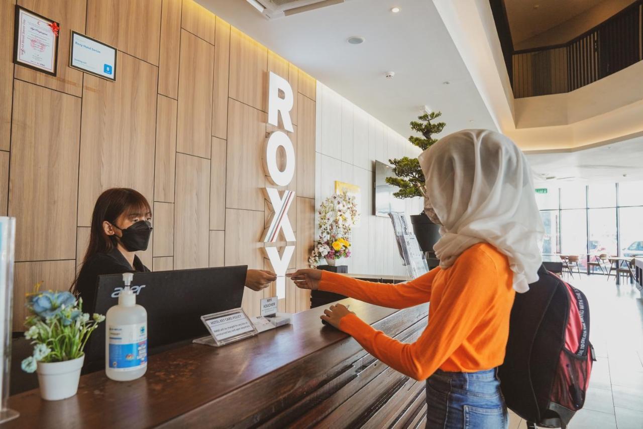 ร็อกซี โฮเต็ล เซเรียน Hotel Serian ภายนอก รูปภาพ