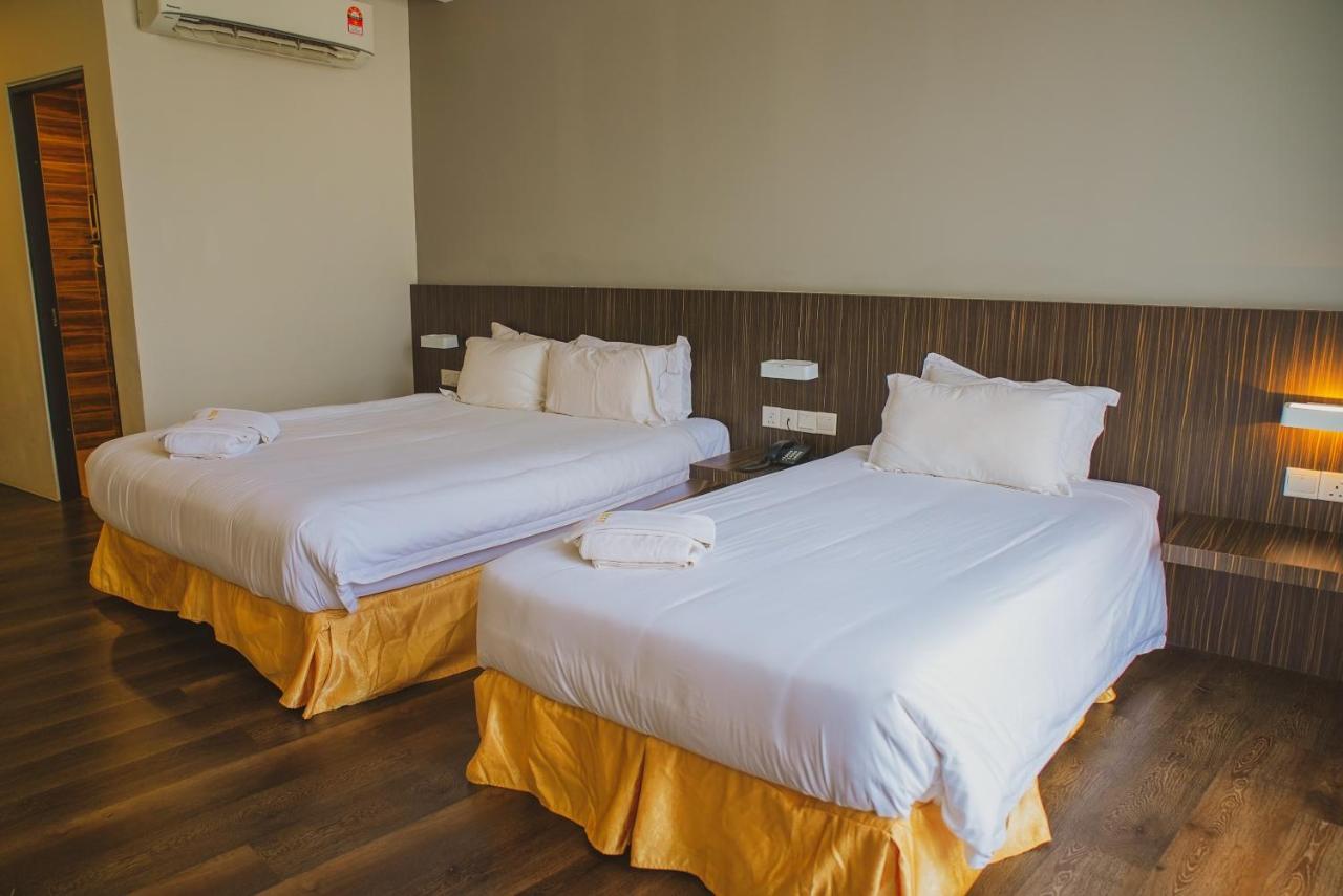 ร็อกซี โฮเต็ล เซเรียน Hotel Serian ภายนอก รูปภาพ