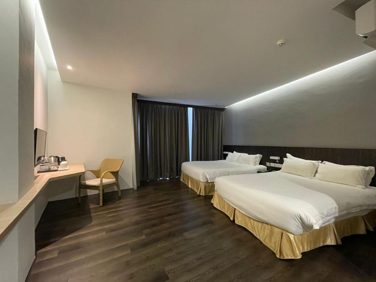 ร็อกซี โฮเต็ล เซเรียน Hotel Serian ภายนอก รูปภาพ