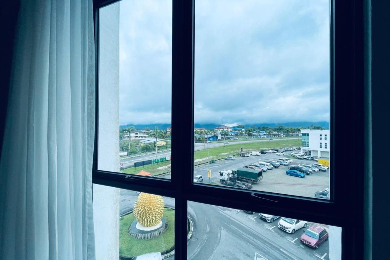 ร็อกซี โฮเต็ล เซเรียน Hotel Serian ภายนอก รูปภาพ